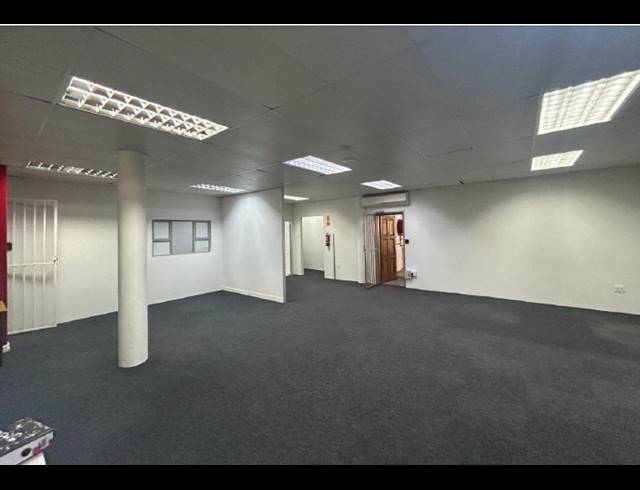 180M² OFFICE TO LET IN WESTVILLE